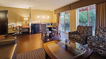 Best Western Plus Plaza by the Green