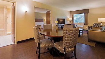 Best Western Plus Plaza by the Green