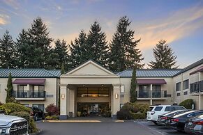 Best Western Plus Plaza by the Green