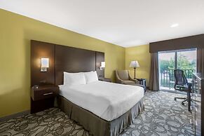 Best Western Plus Plaza by the Green