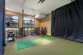 Best Western Plus Plaza by the Green