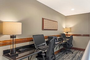 Best Western Plus Plaza by the Green