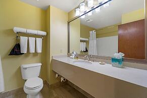 Best Western Plus Plaza by the Green