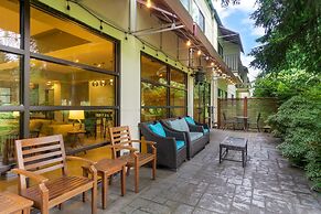 Best Western Plus Plaza by the Green