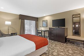 Best Western Plus Plaza by the Green