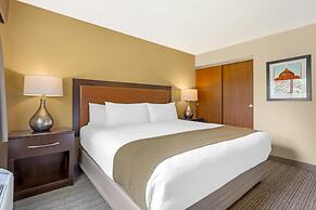Best Western Plus Plaza by the Green