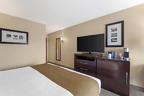 Best Western Plus Plaza by the Green