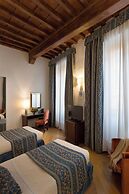 Rivoli Boutique Hotel