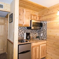 Upper Canyon Inn & Cabins