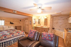 Upper Canyon Inn & Cabins