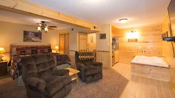 Upper Canyon Inn & Cabins