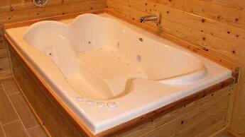 Upper Canyon Inn & Cabins