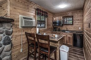 Upper Canyon Inn & Cabins
