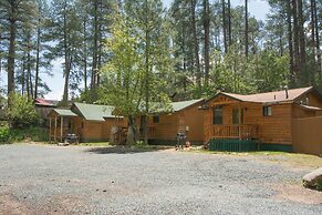 Upper Canyon Inn & Cabins