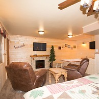 Upper Canyon Inn & Cabins