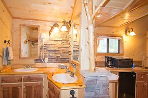 Upper Canyon Inn & Cabins