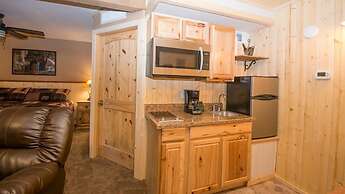 Upper Canyon Inn & Cabins