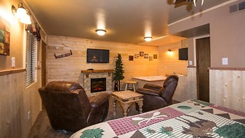 Upper Canyon Inn & Cabins