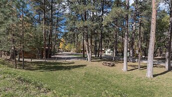 Upper Canyon Inn & Cabins