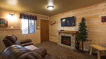 Upper Canyon Inn & Cabins