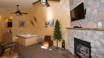 Upper Canyon Inn & Cabins