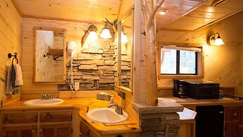 Upper Canyon Inn & Cabins