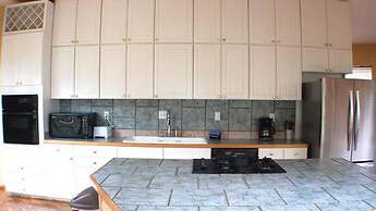 Upper Canyon Inn & Cabins