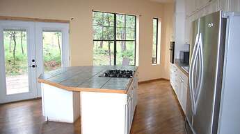 Upper Canyon Inn & Cabins