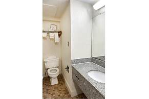 Super Inn & Suites by OYO Milledgeville