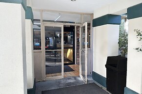 Super Inn & Suites by OYO Milledgeville