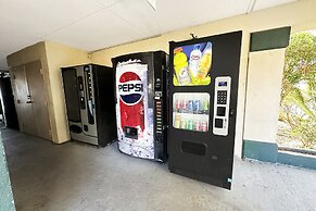 Super Inn & Suites by OYO Milledgeville