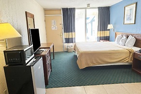 Super Inn & Suites by OYO Milledgeville