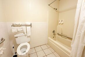 Super Inn & Suites by OYO Milledgeville