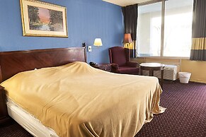 Super Inn & Suites by OYO Milledgeville