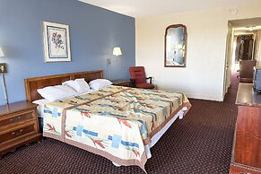 Super Inn & Suites by OYO Milledgeville