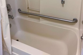 Super Inn & Suites by OYO Milledgeville