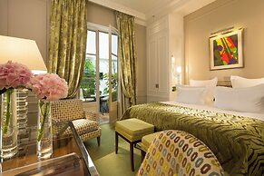 Le Burgundy Paris