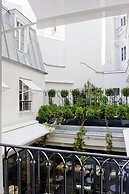 Le Burgundy Paris