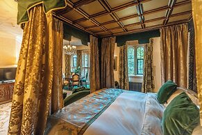 Thornbury Castle, Relais & Châteaux