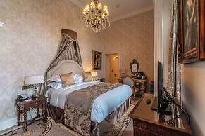 Thornbury Castle, Relais & Châteaux