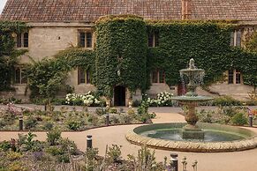 Thornbury Castle, Relais & Châteaux