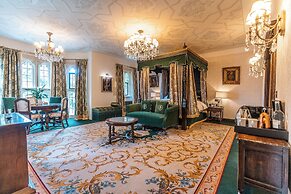 Thornbury Castle, Relais & Châteaux