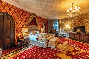 Thornbury Castle, Relais & Châteaux