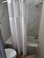 Days Inn & Suites by Wyndham Fort Pierce Midtown