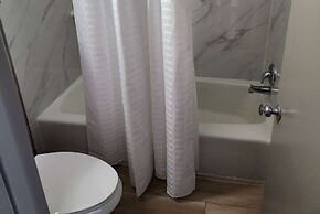 Days Inn & Suites by Wyndham Fort Pierce Midtown