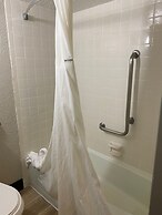 Days Inn & Suites by Wyndham Fort Pierce Midtown