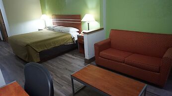 Econo Lodge & Suites
