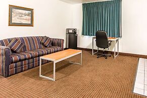 Econo Lodge & Suites