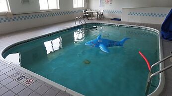 Econo Lodge & Suites