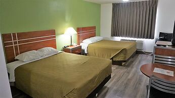 Econo Lodge & Suites